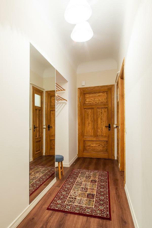 Appartement Stories Writer'S Ap 40Sqm Renovated Free Parking à Riga Extérieur photo